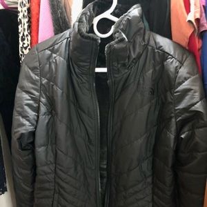 The North Face women’s mossbud spiral reversible jacket